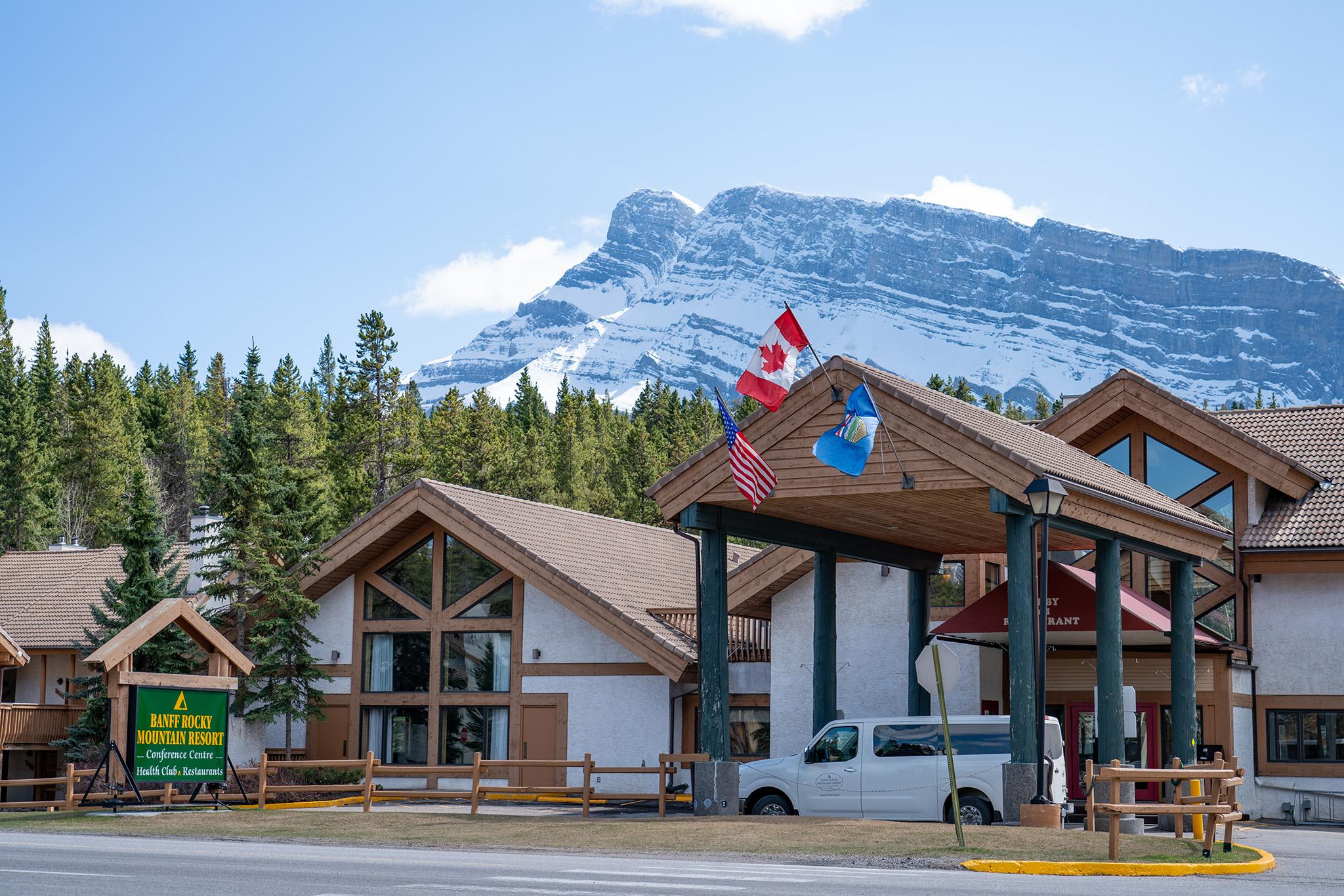 Banff Rocky Mountain Resort Exterior photo